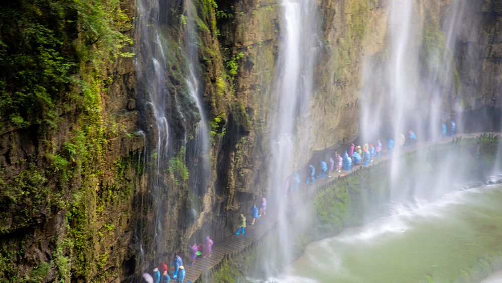 三峡大瀑布旅游区:秀美的峡谷地貌特征